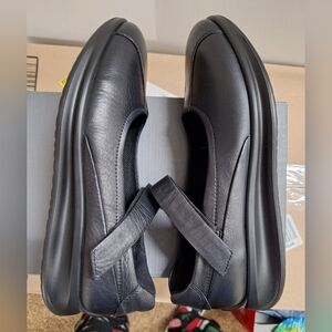 Women's Ecco Aquet Shoes - Sz 41 (US 10.5)